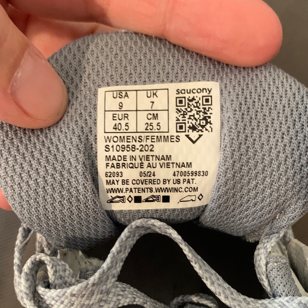 Saucony Excursion TR 17 Light Gray and Cream Trail Sneakers - Picture 3 of 4